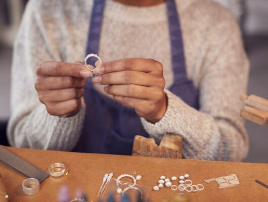 Jewelry Manufacturers for Small Businesses
